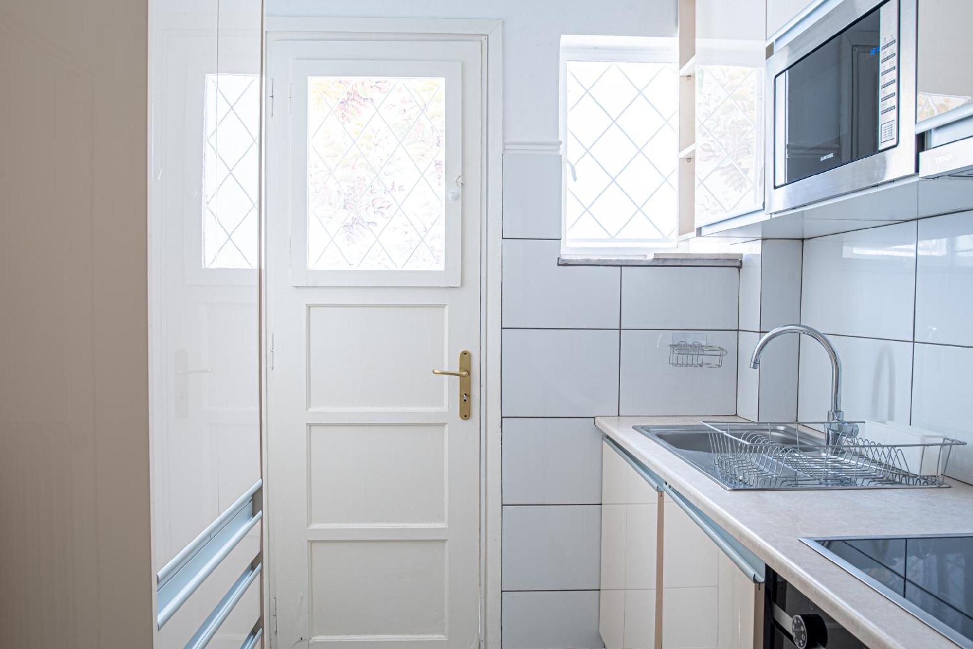 Apartment Hermes Apartments, 2 Bedrooms, Great Facilities!
