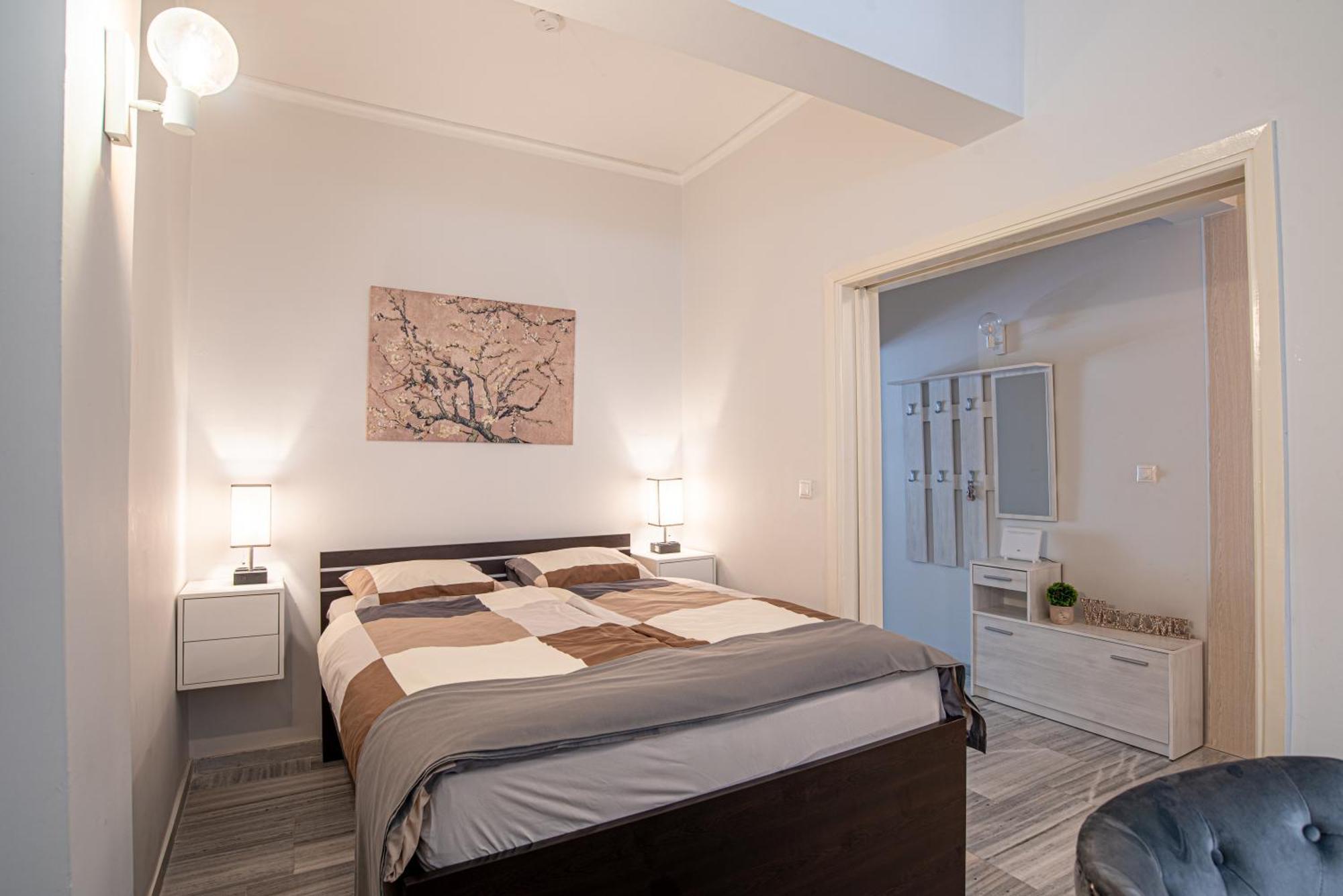 Apartment Hermes Apartments, 2 Bedrooms, Great Facilities! *